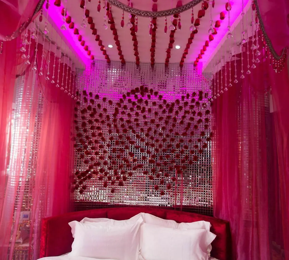 Love Romantic Scene Hotel Luoyang  3*, Luoyang (Henan)