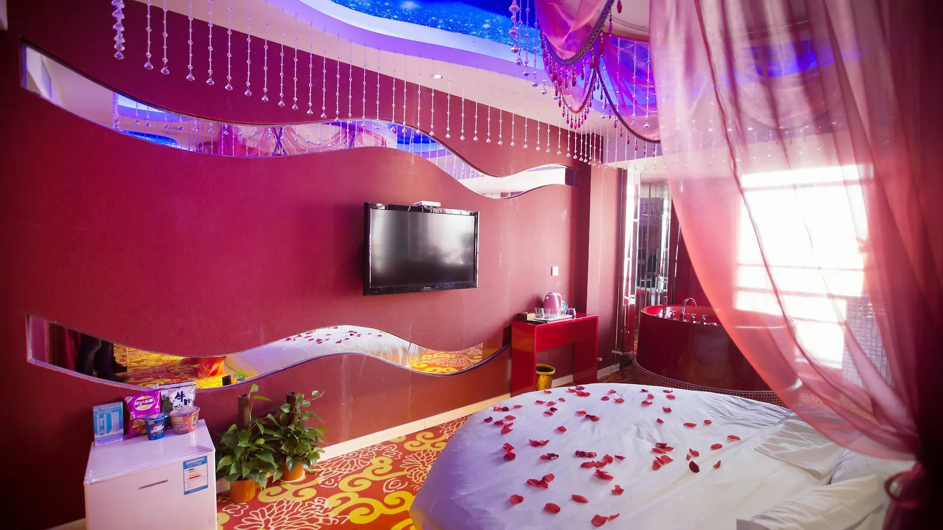 Love Romantic Scene Hotel Luoyang