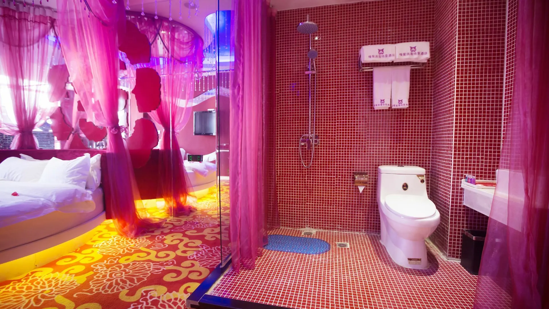 Love Romantic Scene Hotel Luoyang