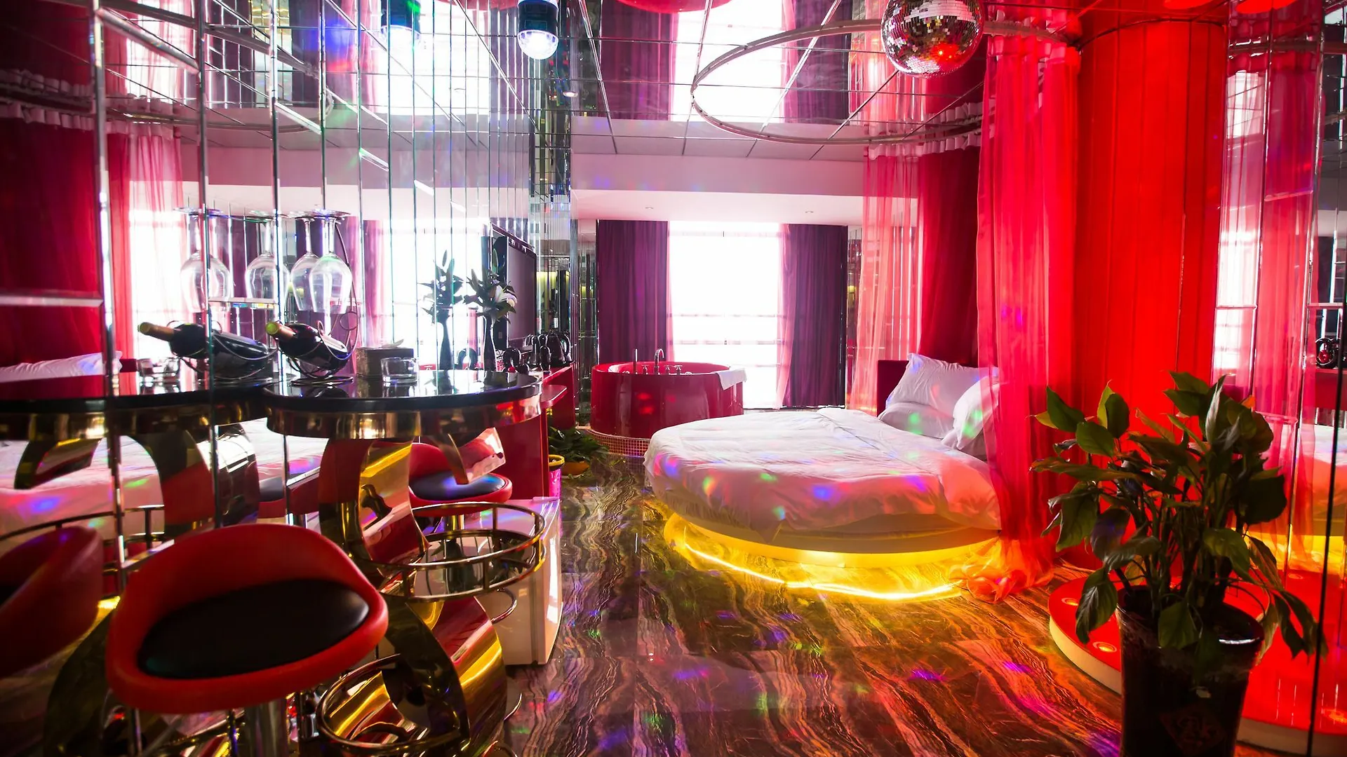 Love Romantic Scene Hotel Luoyang  3*, Luoyang (Henan) China
